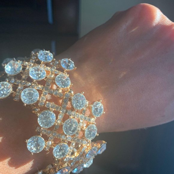 Natasha Crystal Bracelet - Picture 8 of 8